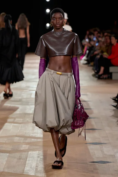 Look 43